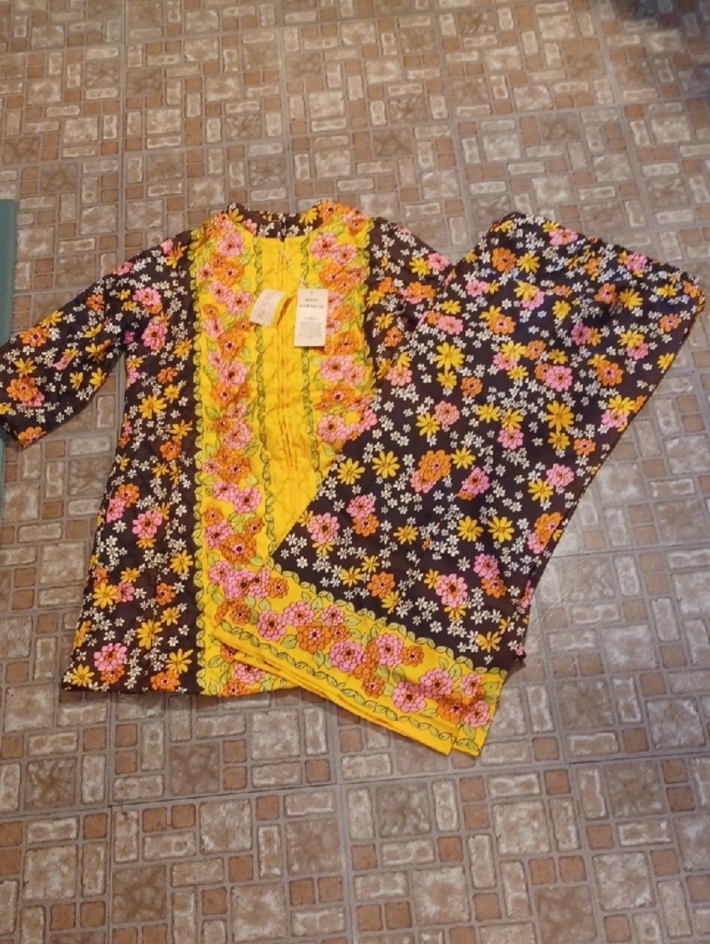 Floral Yellow-Accent Women's Pants  Tunic Surah French Fabric Corp. From 1968